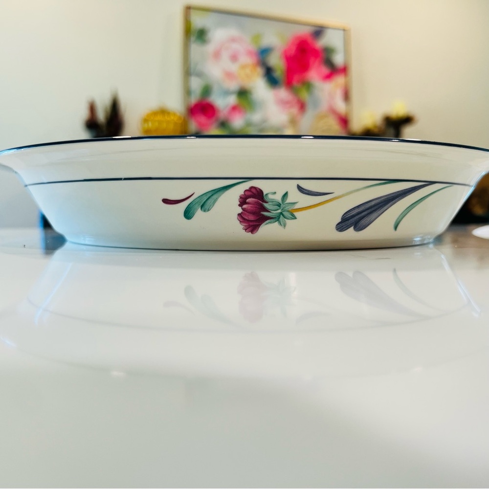 Lenox Chinastone POPPIES ON BLUE Red Flowers  Blue Leaves 10 1/4" Rim Pie Plate